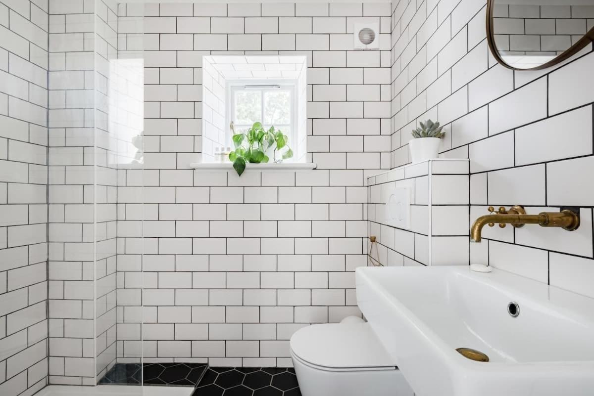 Georgian Townhouse With Free Parking Бат