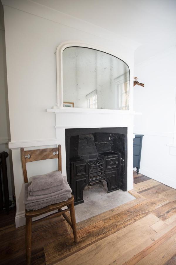 Georgian Townhouse With Free Parking